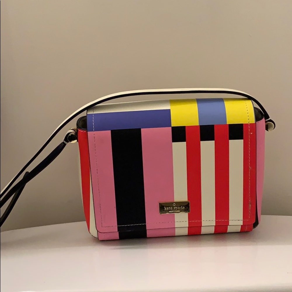 Kate spade handbag (never worn)!